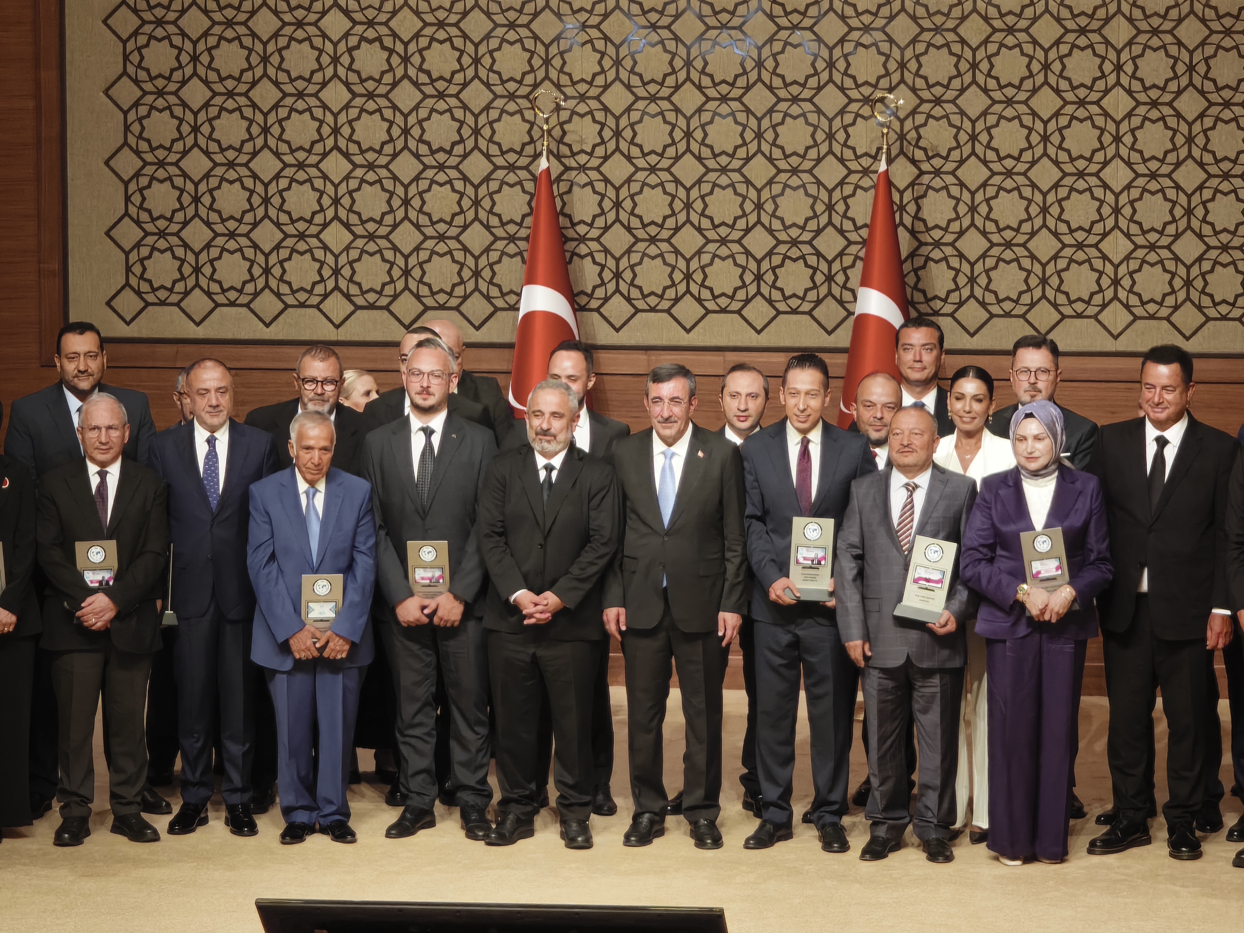 11. Anadolu Medya Ödülleri Sahiplerini Buldu: NTV'ye Ödül