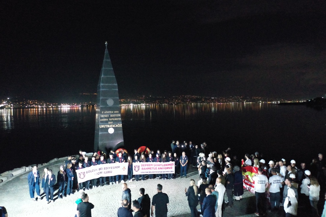 17 Ağustos Depreminin 27. Yıldönümünde Hayatını Kaybedenler Anıldı