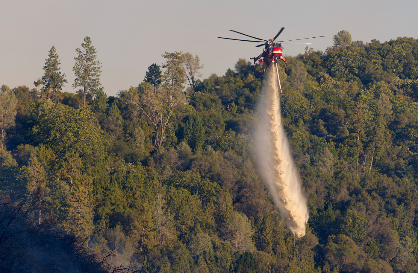 ABD'de Orman Yangınına Müdahale Eden Helikopter Düştü