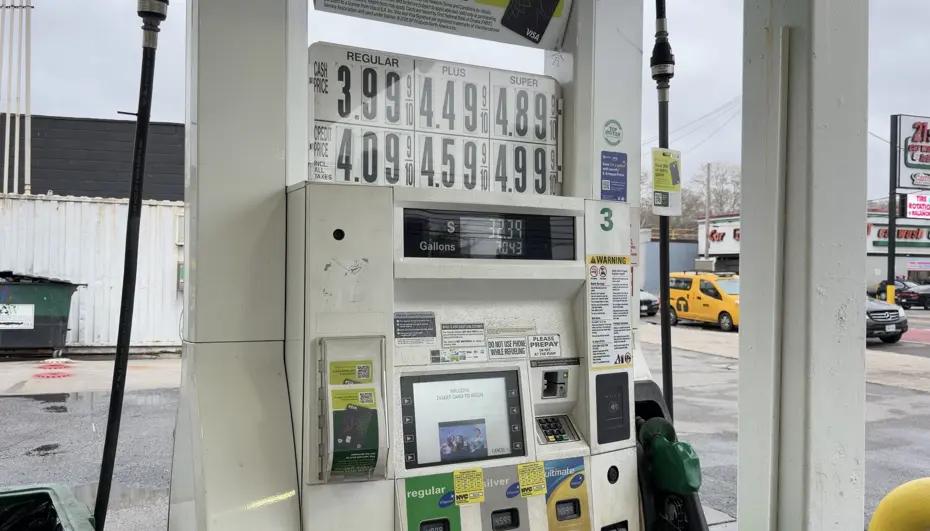 ABD'de Petrol Krizi: Benzin Fiyatları 4 Yıl Sonra Yeniden 4 Doların Üzerinde