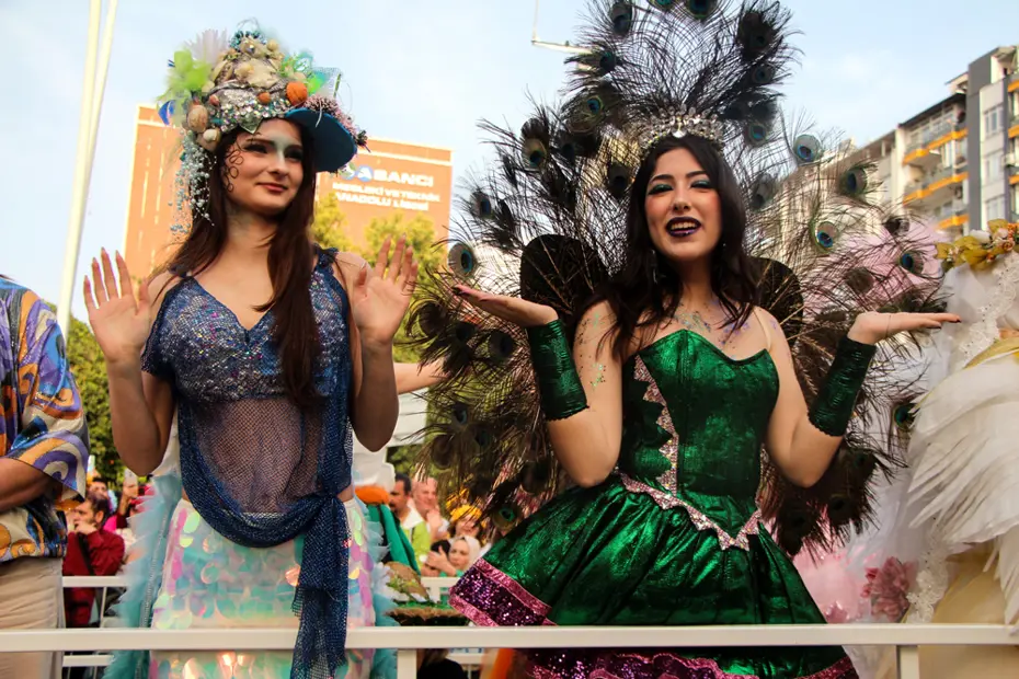 Adana Uluslararası Portakal Çiçeği Karnavalı'na Rekor Katılım