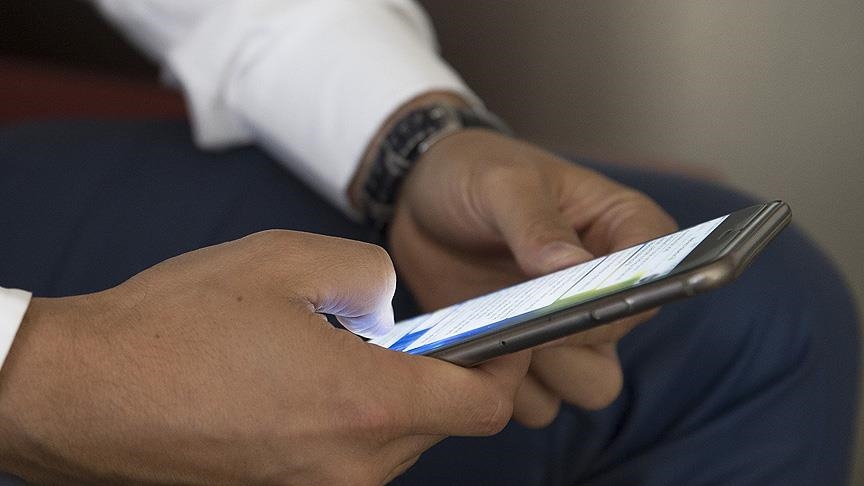Akıllı Telefonlar Bizi Dinliyor mu? Uygulama Yüklerken Hayati Uyarı