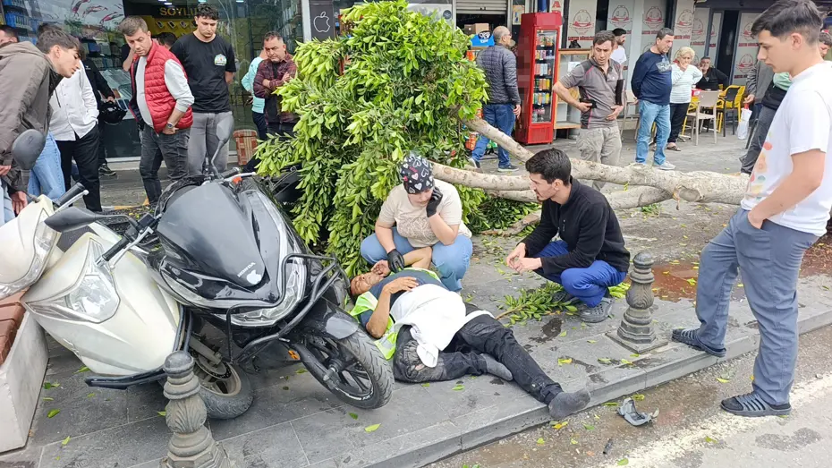 Antalya'da Feci Kaza: Kırmızı Işık İhlali Ortalığı Savaş Alanına Çevirdi