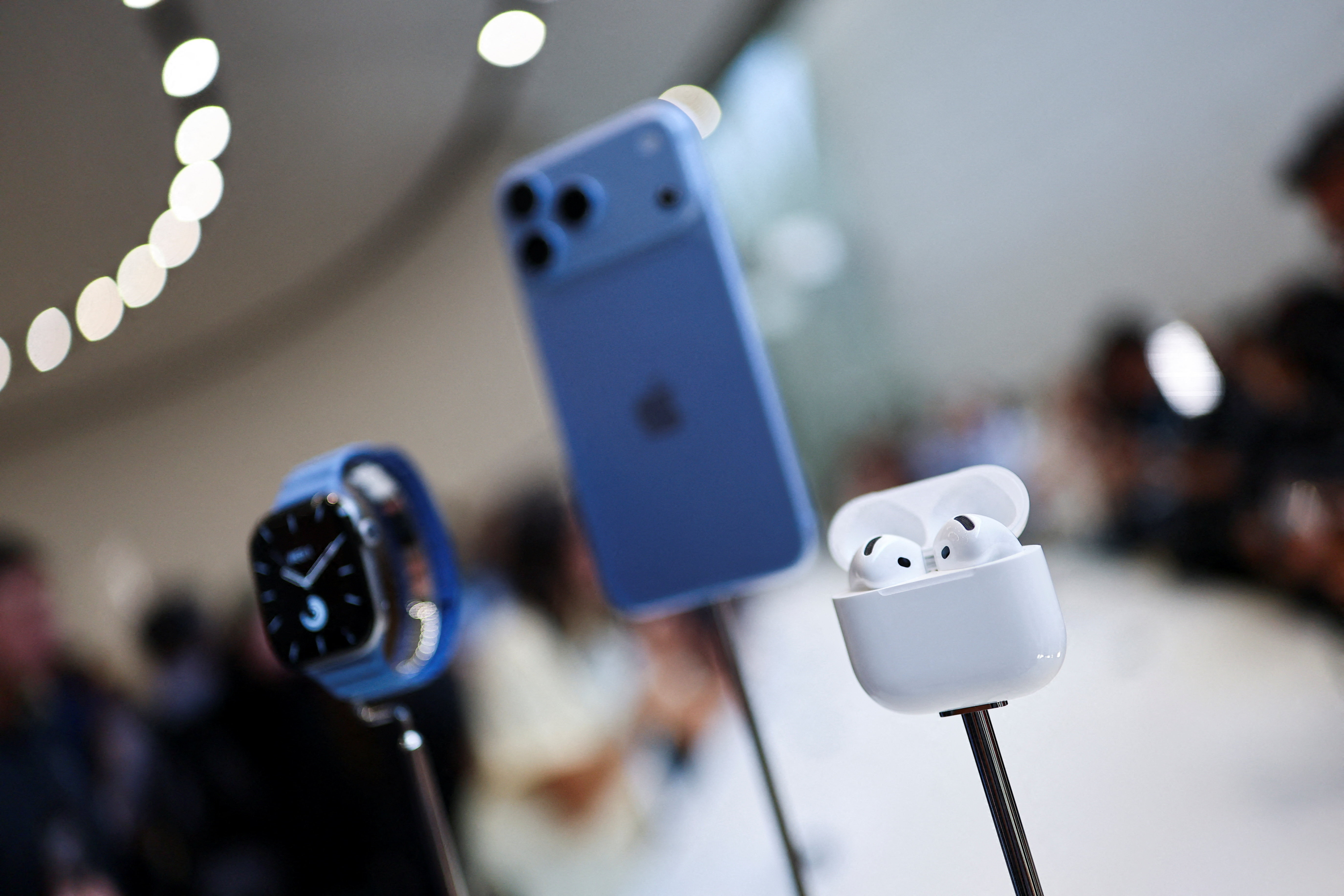 Apple AirPods 5 ve Yeni Watch Modelleri Tantıldı: Türkiye Fiyatları Netleşti