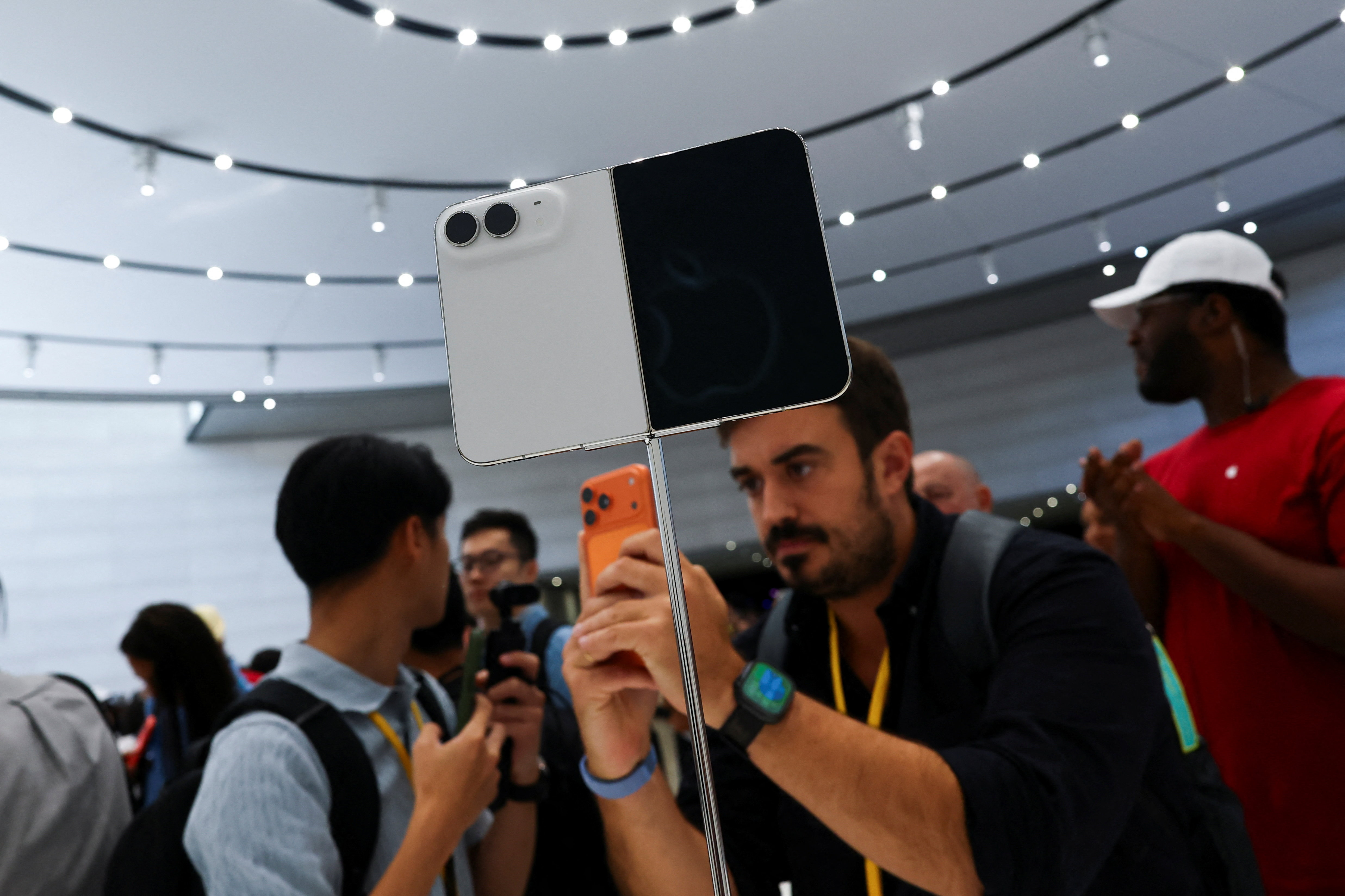 Apple Duo Türkiye Fiyatları Belli Oldu: En Pahalı Model 335 Bin Lira