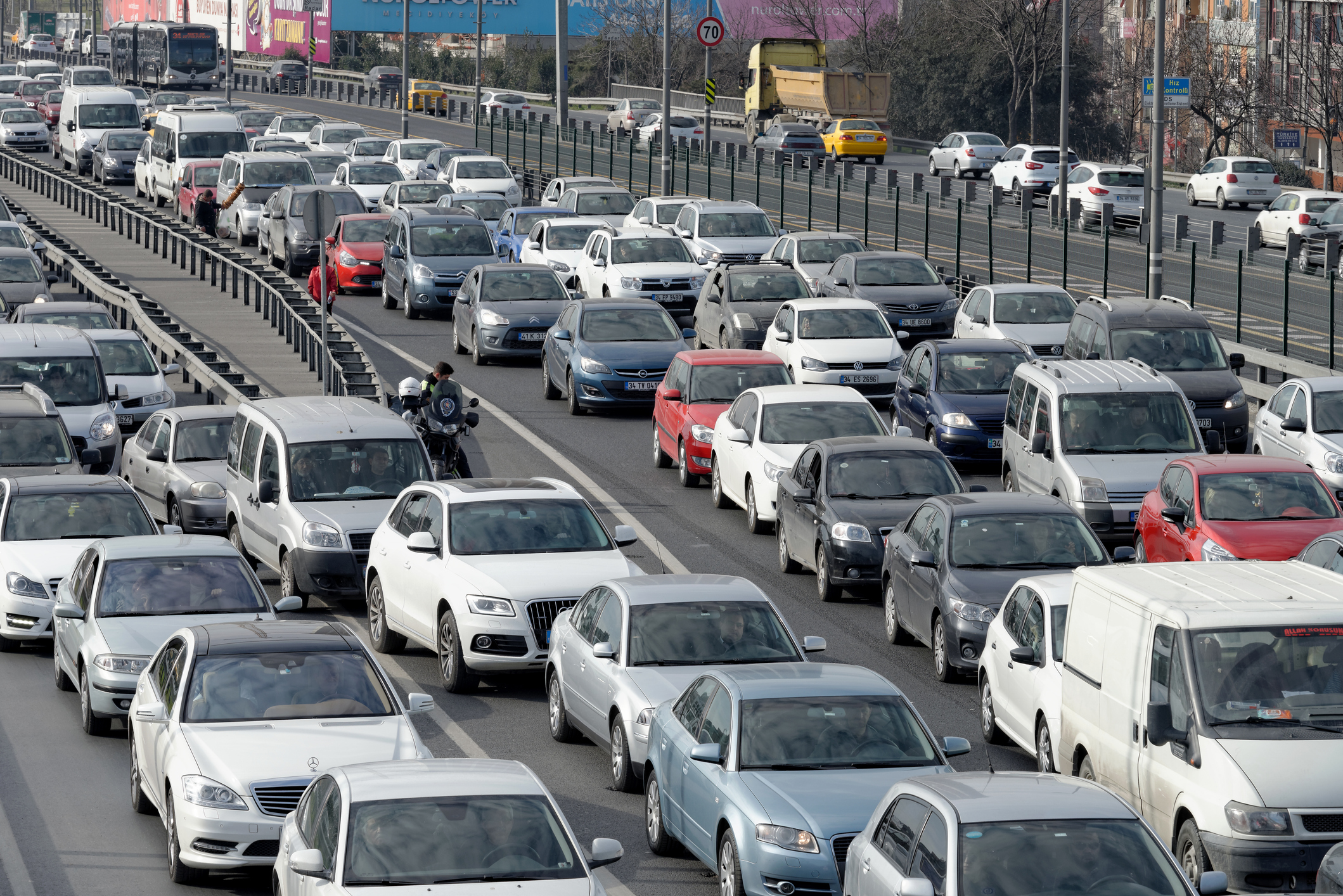 Araç Sahiplerine Zorunlu Trafik Sigortası Şoku: Primler 408 Bin Liraya Yükseldi