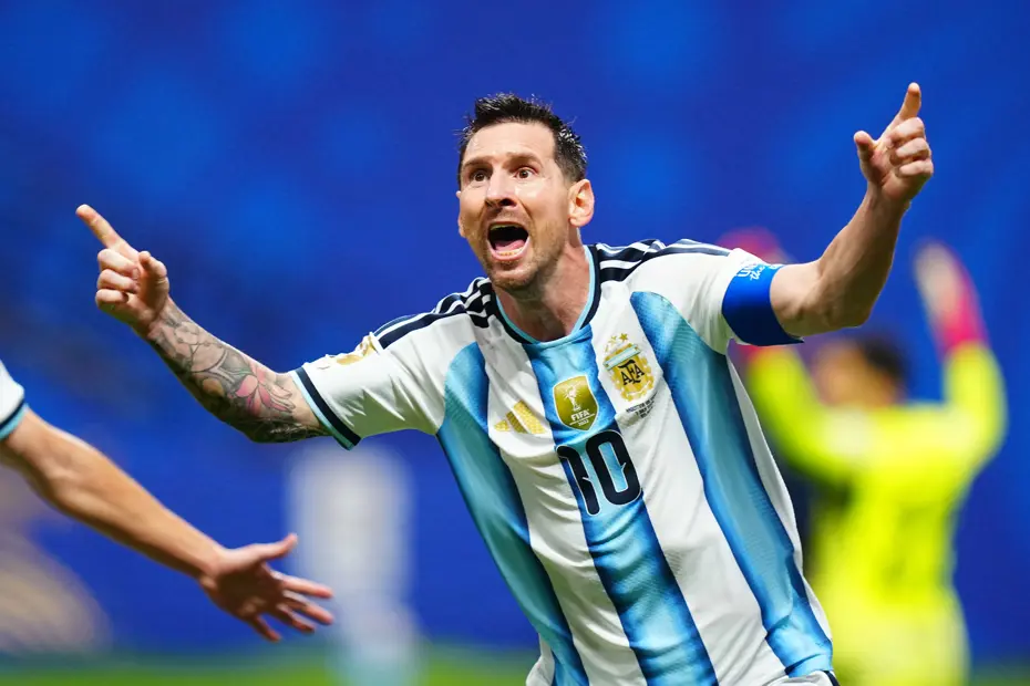 Arjantin'den İnanılmaz Geri Dönüş: Messi'nin Dünya Kupası Yolculuğu Sürüyor