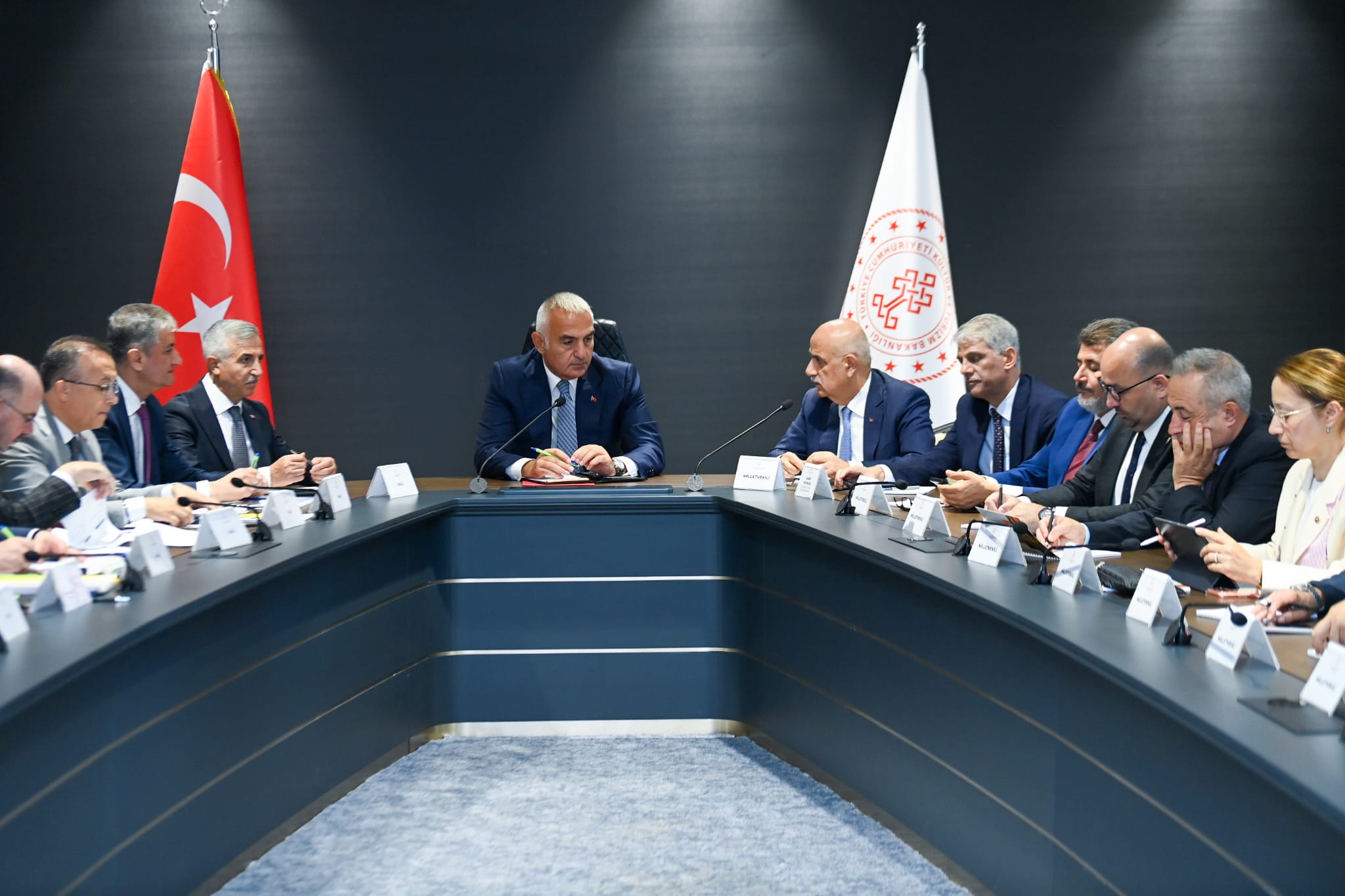 Bakan Ersoy Kahramanmaraş’ta Yerel Yöneticilerle Bir Araya Geldi