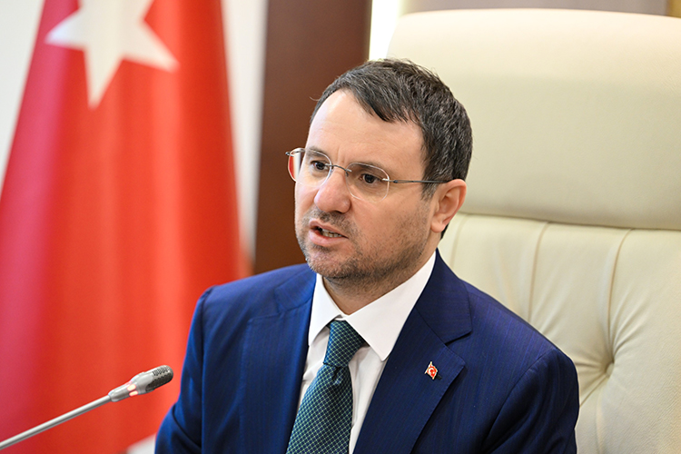 Bakan Gürlek'ten Çocukları Hedef Alan İçerikler İçin 81 İle Genelge