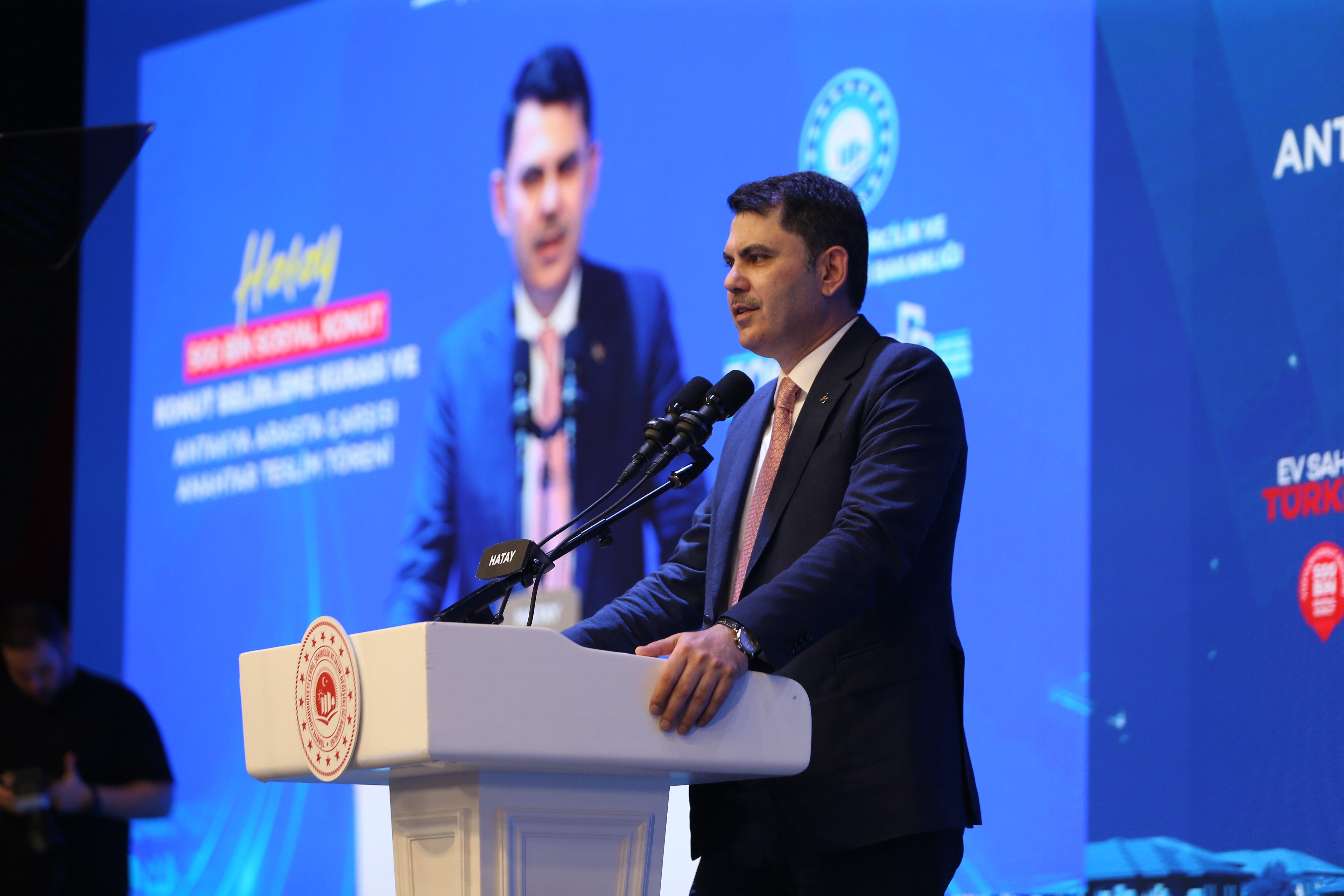Bakan Kurum'dan Sert Açıklama: Bu İşler Ahbap Çavuş İlişkisiyle Yürümez