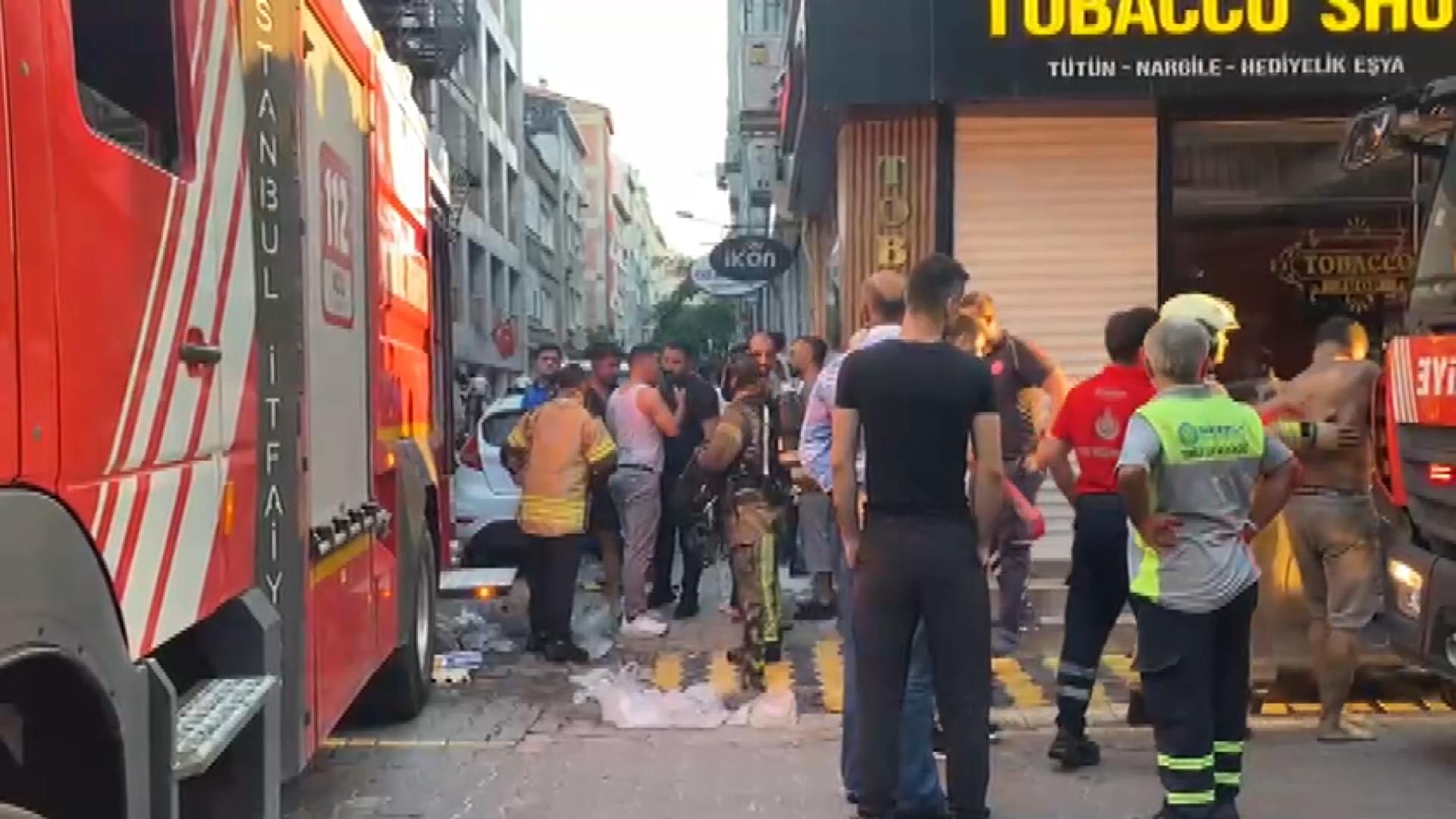 Bakırköy'de Otel Yangını: 12 Kişi Yaralandı ve Mahsur Kalanlar Kurtarıldı