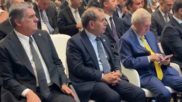 Başkanlar Aynı Karede: Aziz Yıldırım ve Dursun Özbek'in Samimi Sohbeti Gündem Oldu