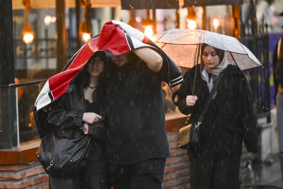 Batıda Bahar Havası Başlıyor: Doğuda Şiddetli Yağış ve Sarı Kod Alarmı