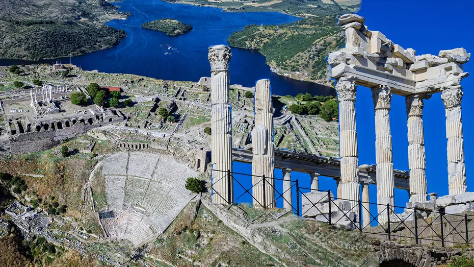 Bergama Akropolis: Antik Çağın En Dik Tiyatrosu ve Tarihi Miras