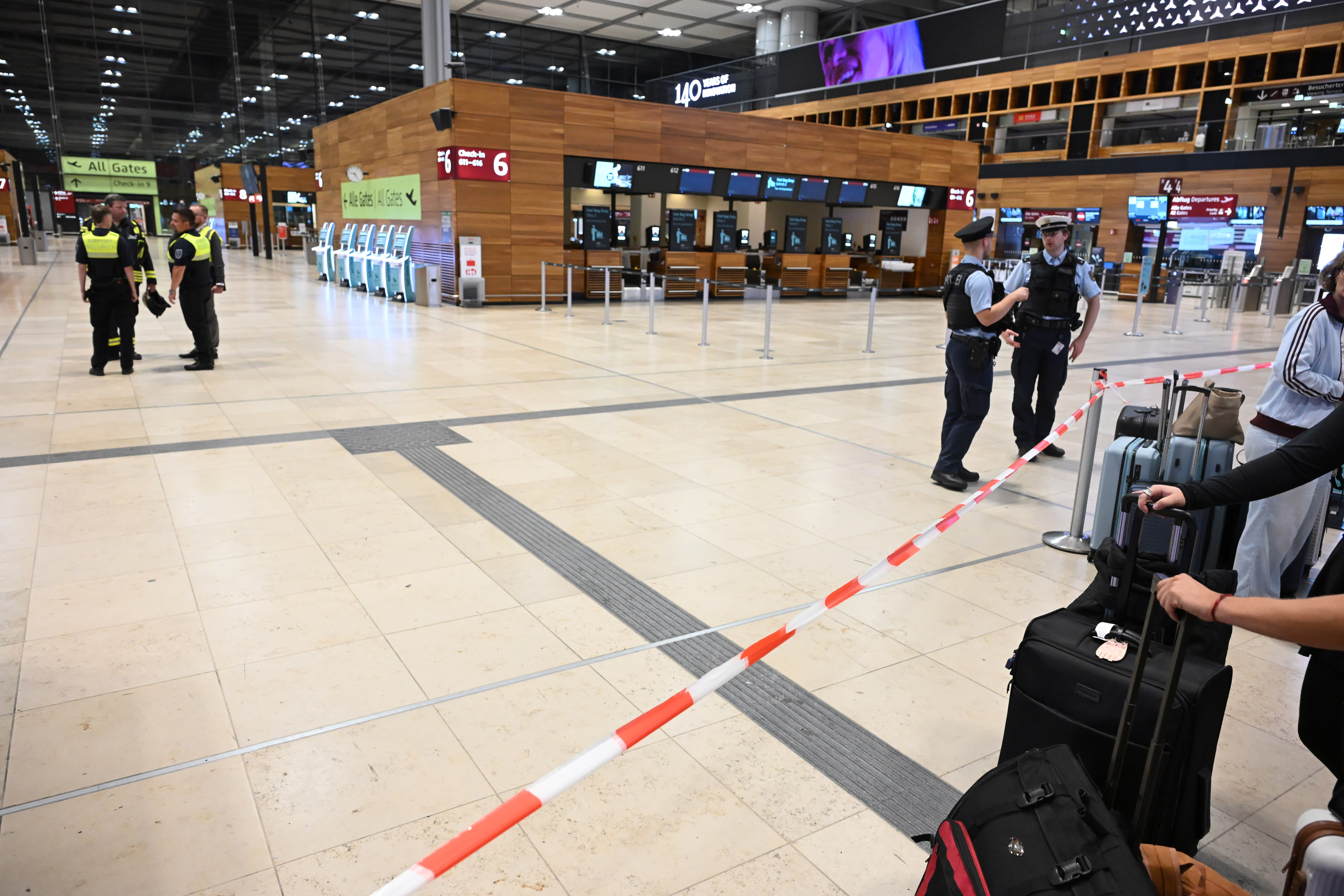 Berlin-Brandenburg Havalimanı'nda Tehlikeli Madde Alarmı ve Tahliye