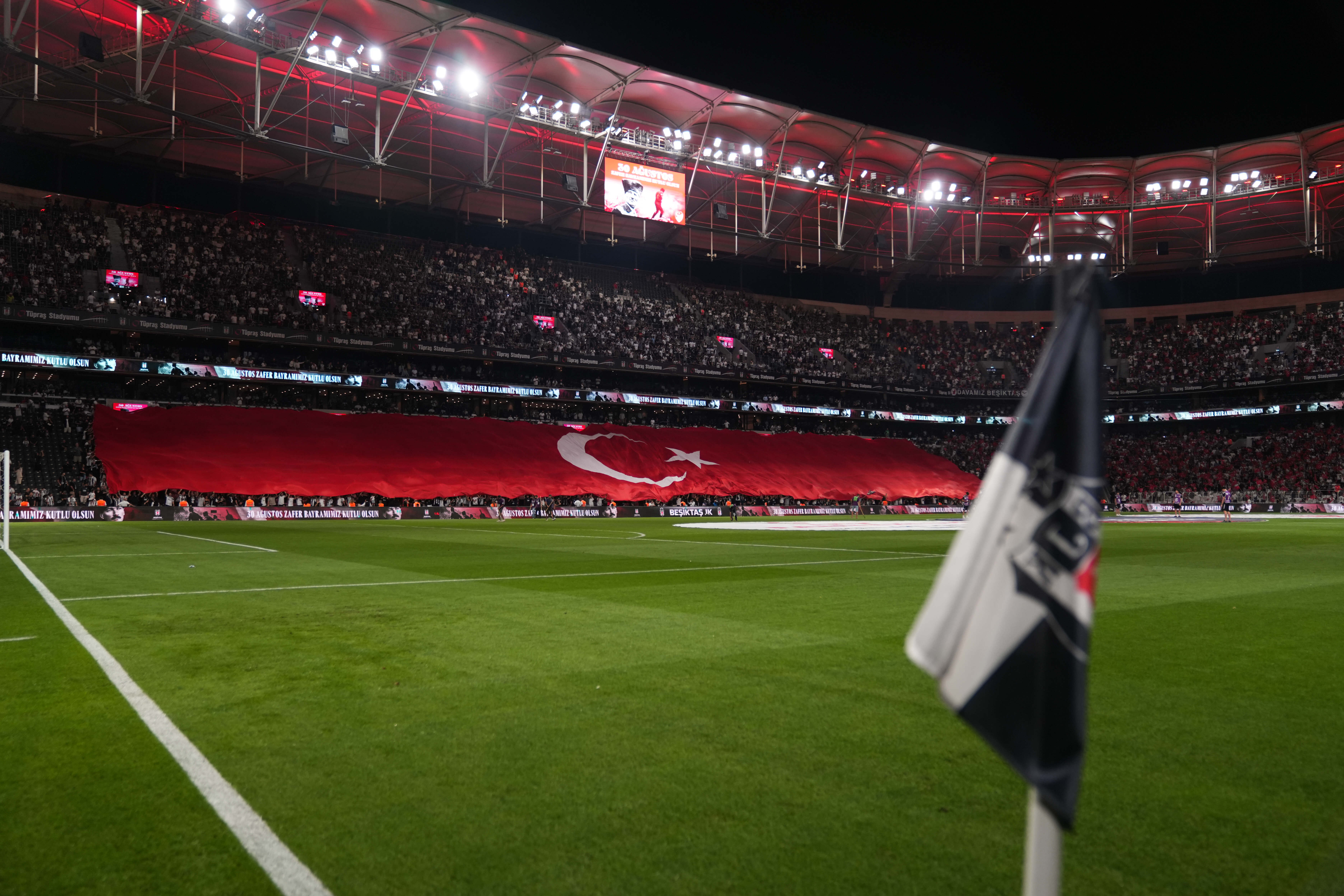 Beşiktaş'ta Olağanüstü Seçimli Genel Kurul Kararı Alındı