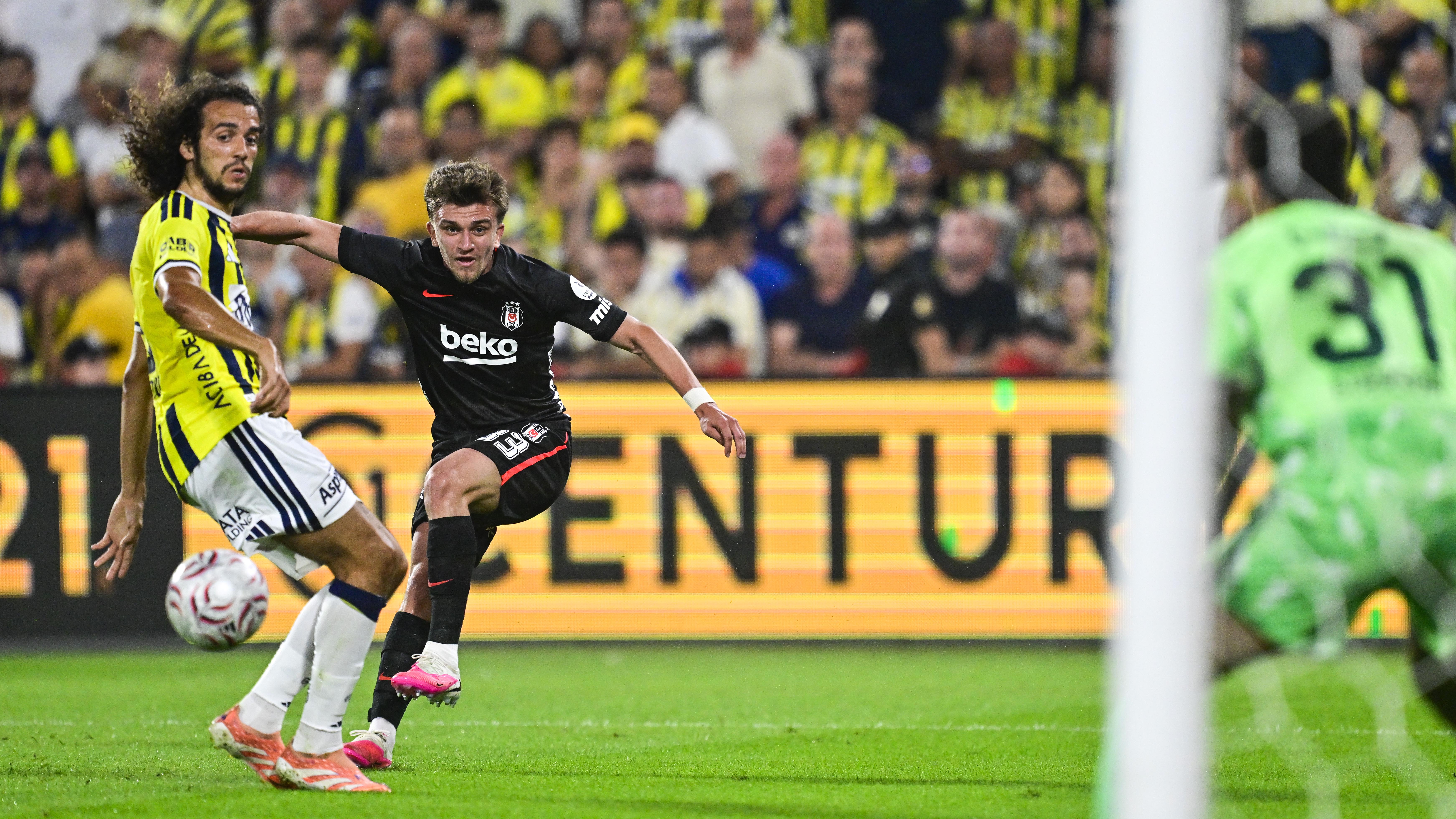 Beşiktaş'ta Rıdvan Yılmaz Sakatlandı: Derbide Şok Gelişme
