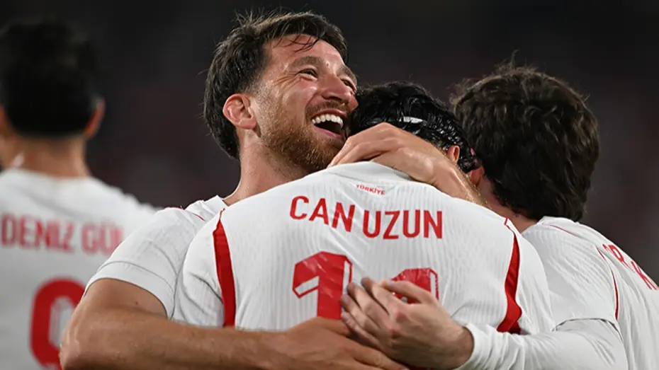 Beşiktaş'tan Orta Sahaya Dev Takviye: Salih Özcan Transferi Resmen Açıklandı