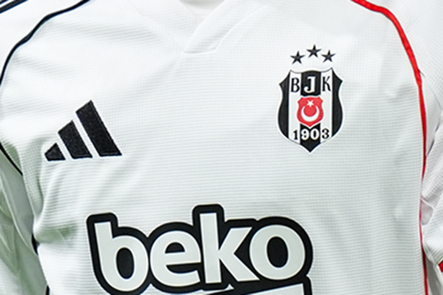 Beşiktaş'tan Resmi Açıklama: Emre Bilgin Eyüpspor'a Transfer Oldu