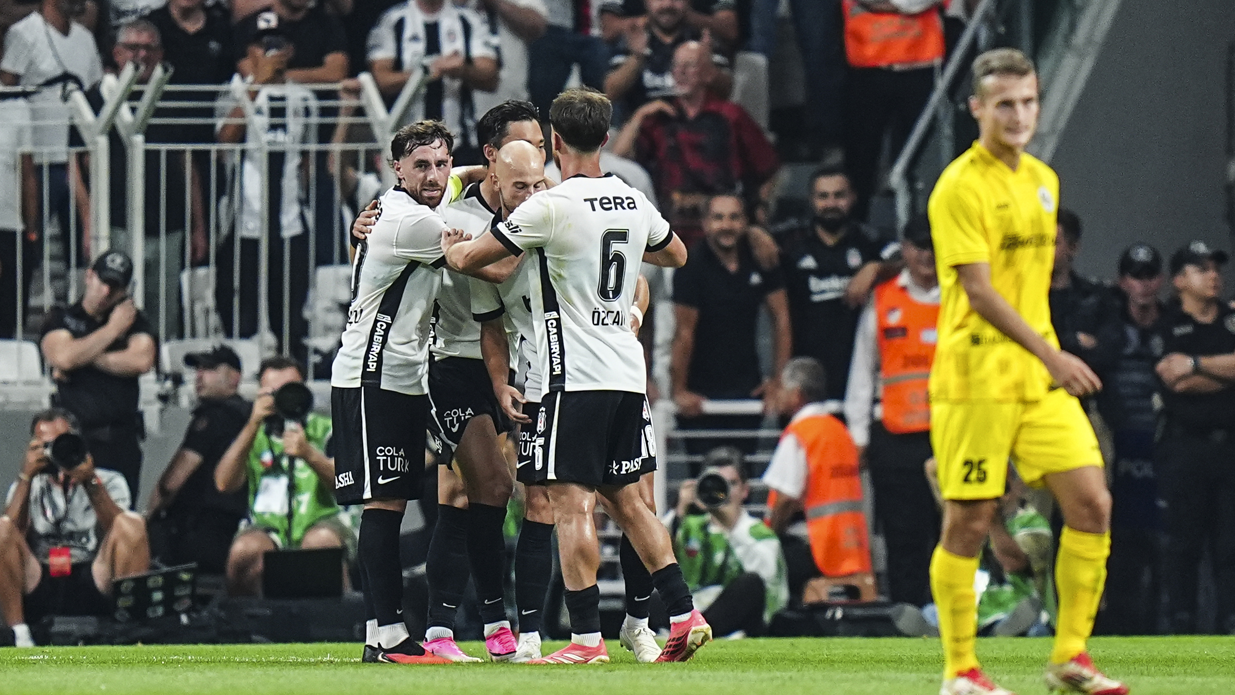 Beşiktaş, UEFA Avrupa Ligi'nde Play-Off Turunda: Galibiyet Cerny ile Geldi