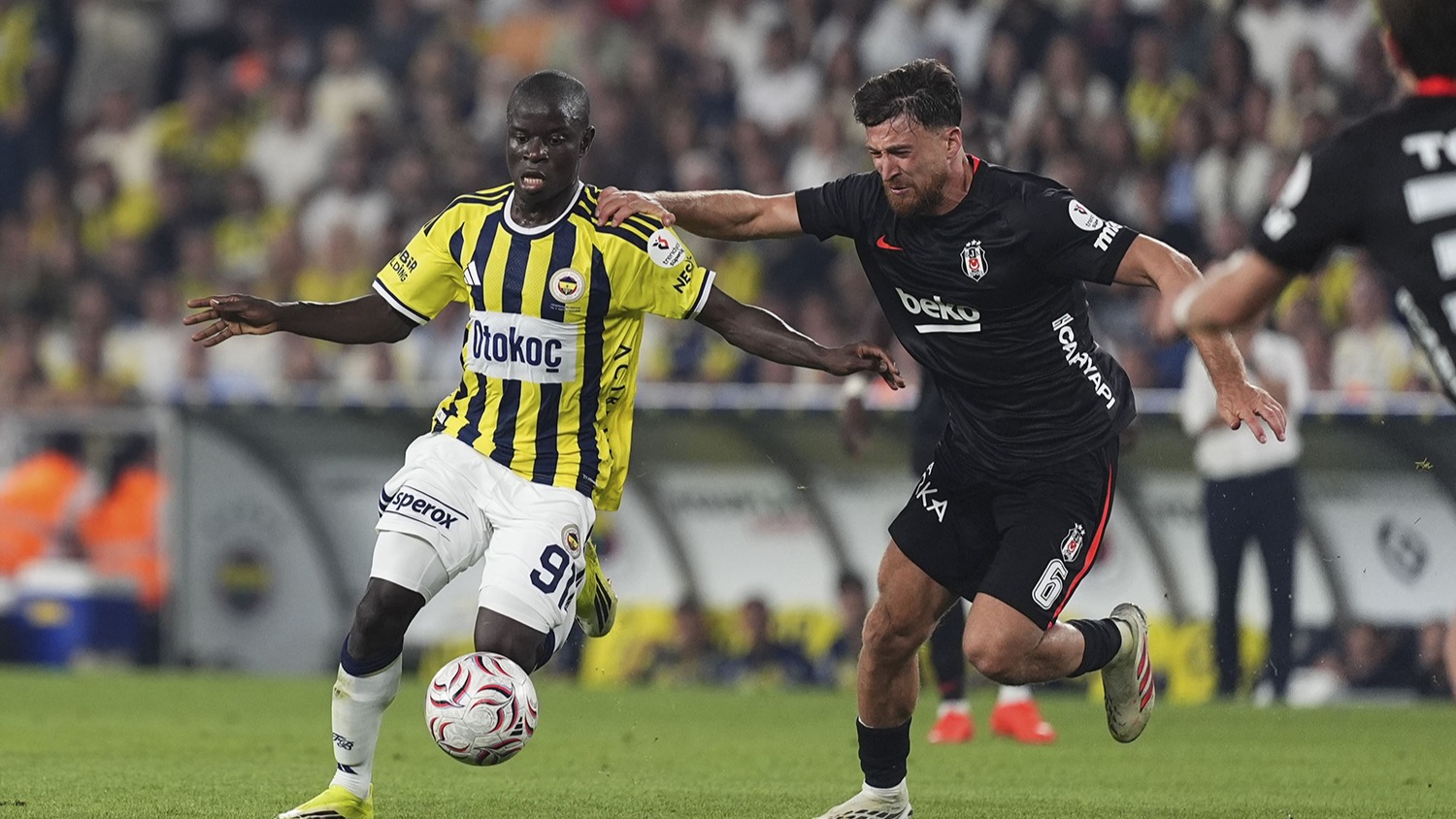 Beşiktaş ve Salih Özcan'dan Maç Sonu Archie Brown'a Gönderme