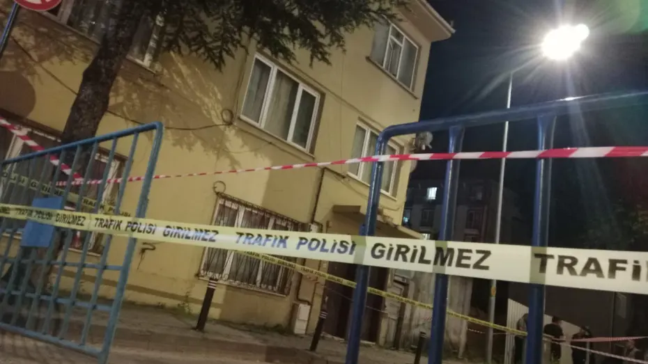 Bilecik'te Korkutan Olay: Temel Kazısı Sırasında 3 Katlı Bina Tahliye Edildi
