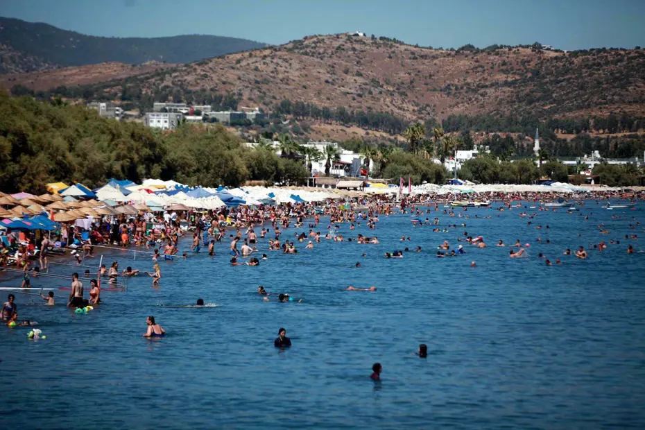 Bodrum'da Tatil Sezonu Başladı: Plaj Giriş ve Harcama Limitleri Belli Oldu