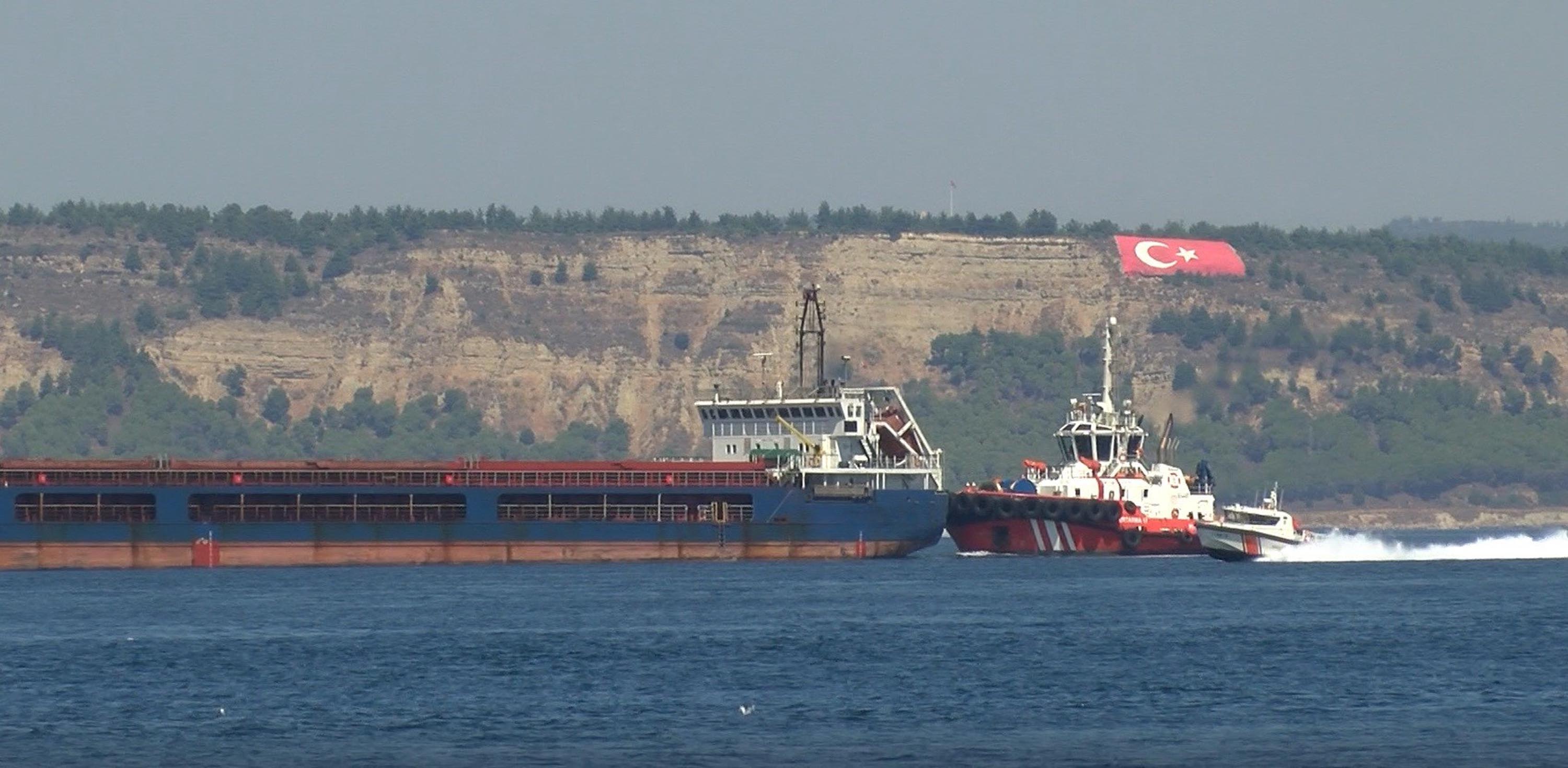 Çanakkale Boğazı'nda Gemi Arızası: Römorkörler Harekete Geçti