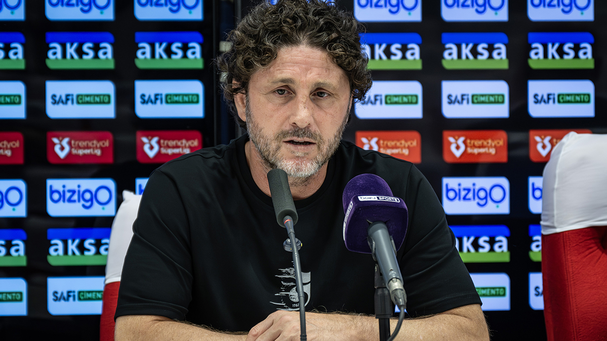 CANLI Yayın: Trabzonspor Teknik Direktörü Fatih Tekke Ferencvaros Maçı Öncesi Konuşuyor