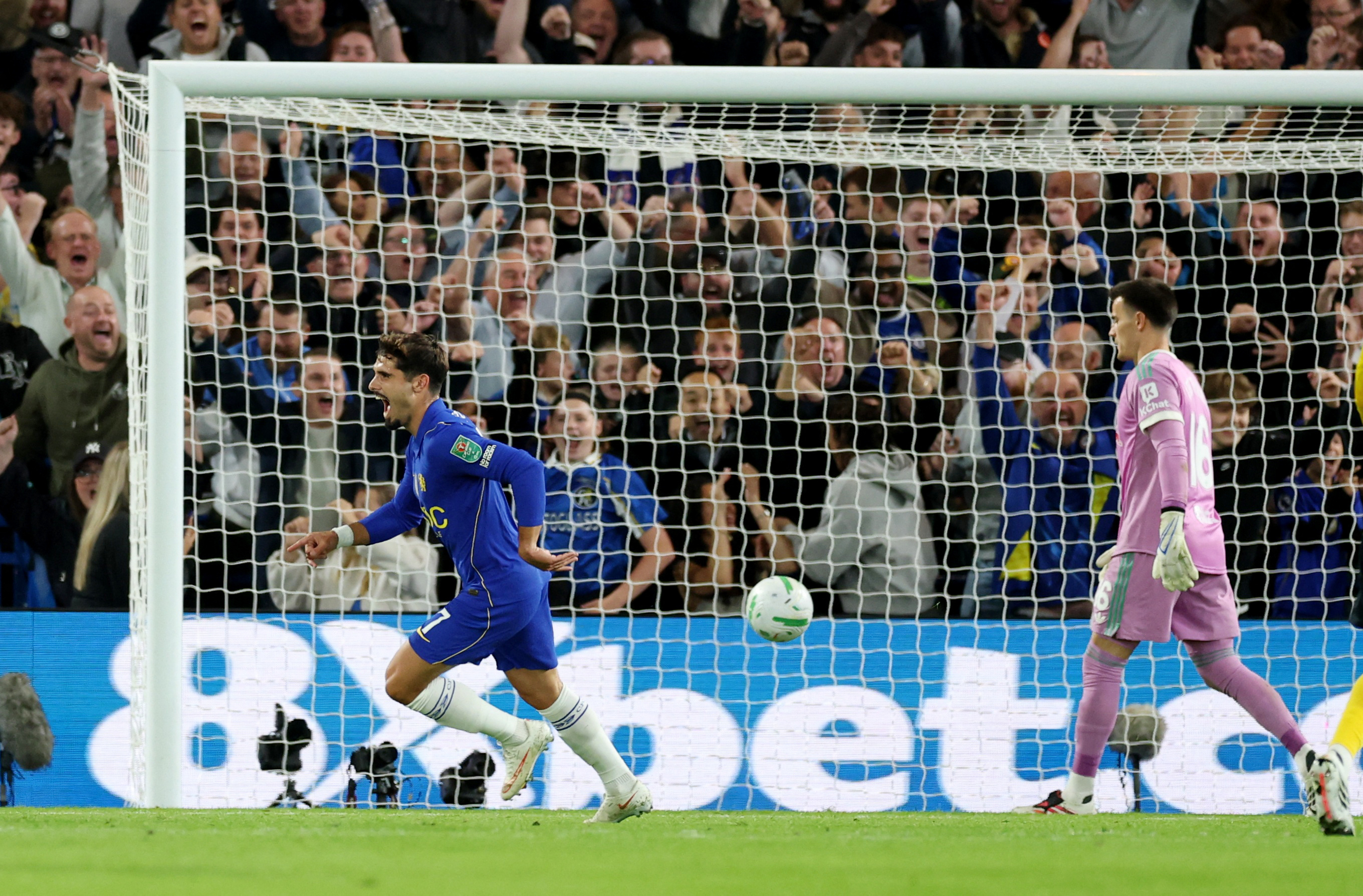 Chelsea'den İnanılmaz Geri Dönüş: 12 Dakikada 9 Gollü Maç