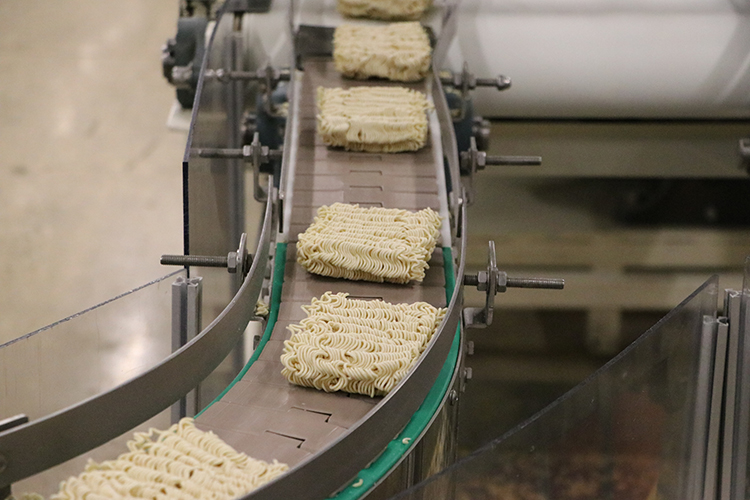 Çocuklarda Hipertansiyon Tehlikesi: Noodle Tüketimi Tansiyonu Tetikliyor