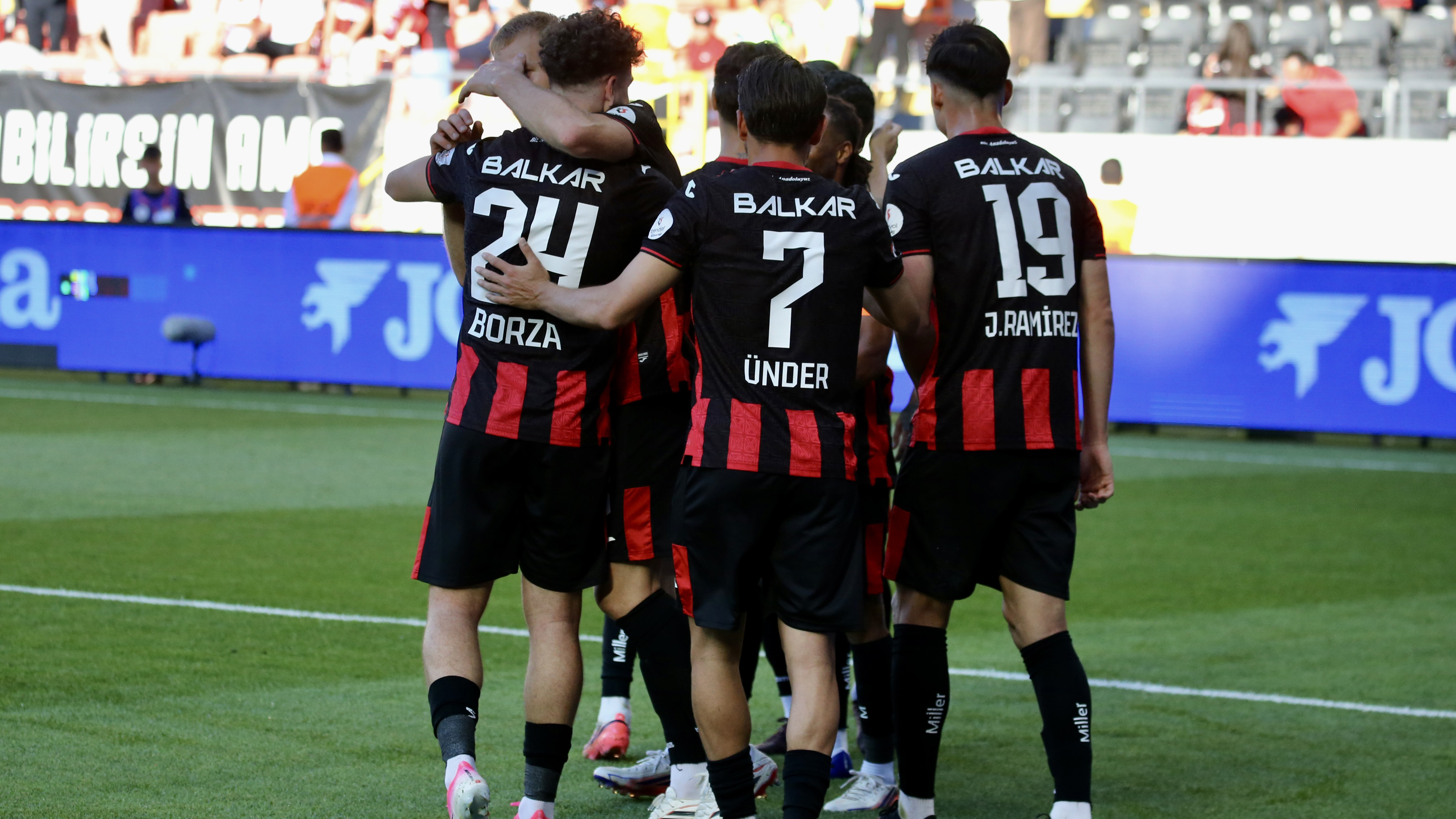 Çorum FK Süper Lig Tarihindeki İlk Zaferini 3 Golle Aldı