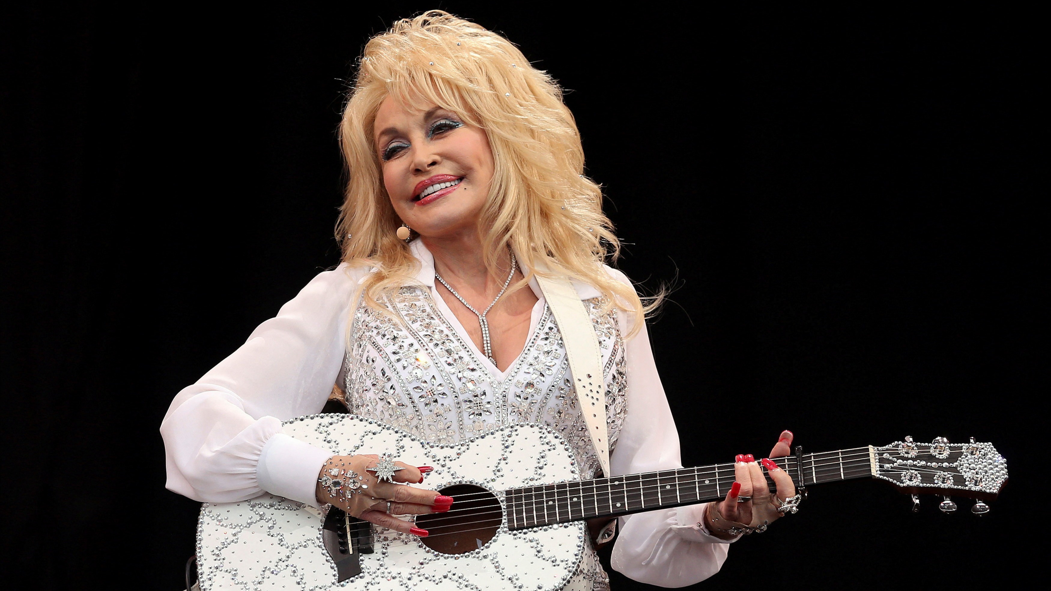 Country Müziğin Efsanesi Dolly Parton 80 Yaşında Hayatını Kaybetti