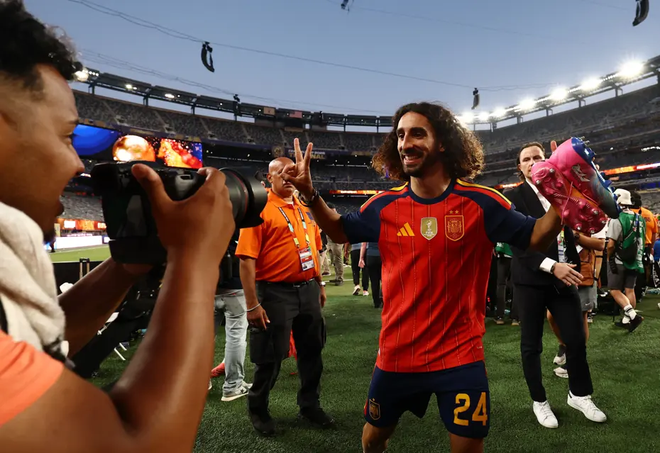 Cucurella’dan Şampiyonluk Dövmesi: Kolunda Luis de la Fuente Yer Alıyor