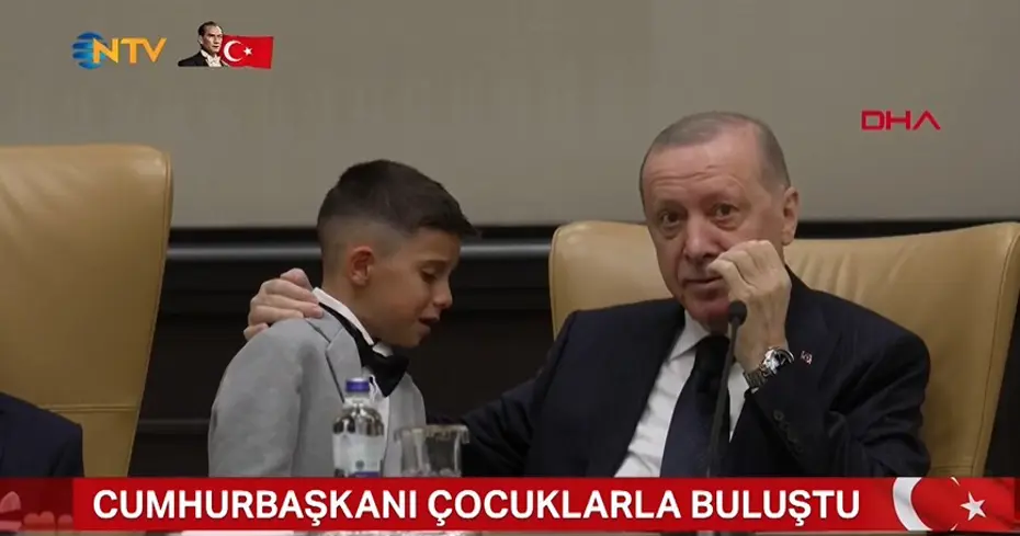 Cumhurbaşkanı Erdoğan'dan Külliye'de Anlamlı Kabul: Duygusal Anlar Yaşandı