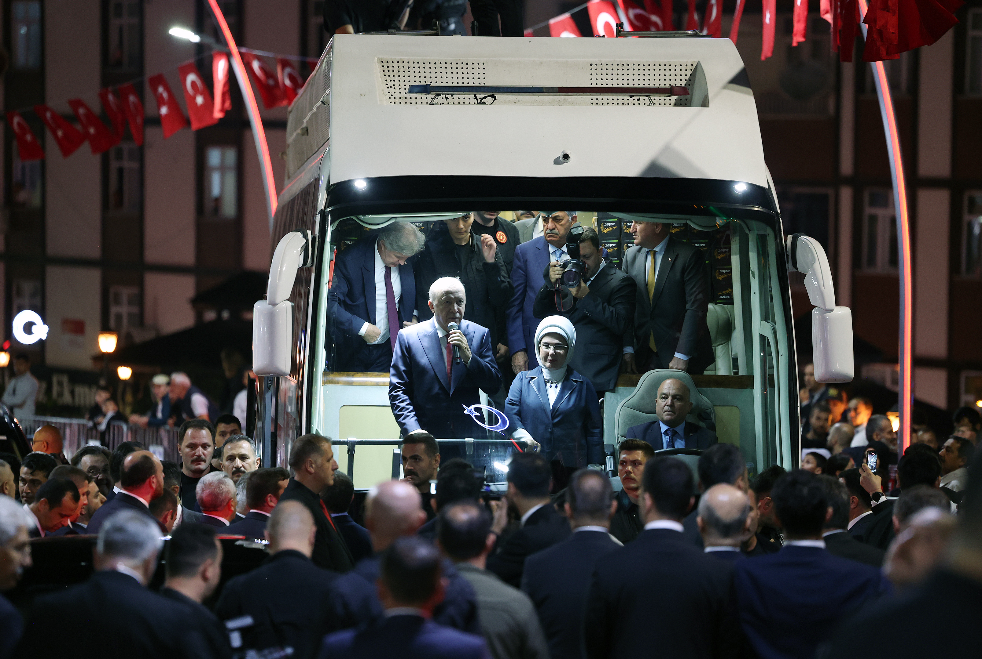 Cumhurbaşkanı Erdoğan Rize'de: Seçimleri Başarıyla Atlatacağız