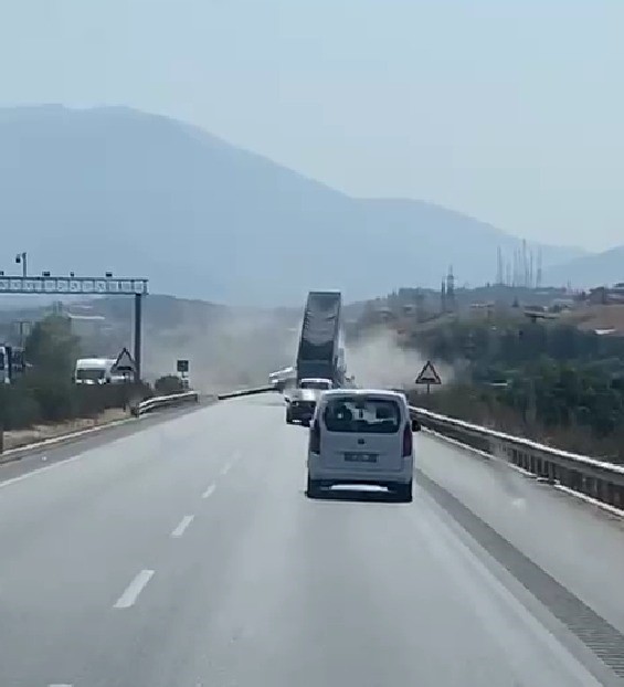 Denizli'de Dorse Faciası: Açık Unutulan Dorse EDS Levhasını Yerinden Söktü