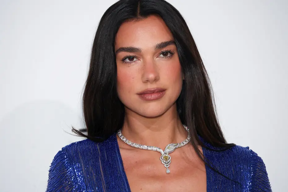 Dua Lipa ve Callum Turner Londra'da Dünyaevine Girdi