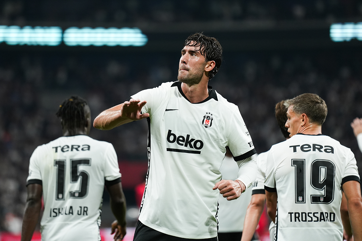 Dusan Vlahovic'ten Orkun Kökçü'ye Övgü ve Fenerbahçe Derbisi Mesajı