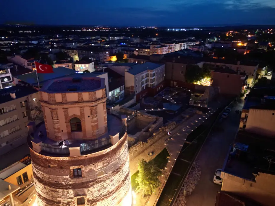 Edirne'nin Tarihi Mirası Yeniden Doğdu: Makedonya Saat Kulesi Kapılarını Açtı