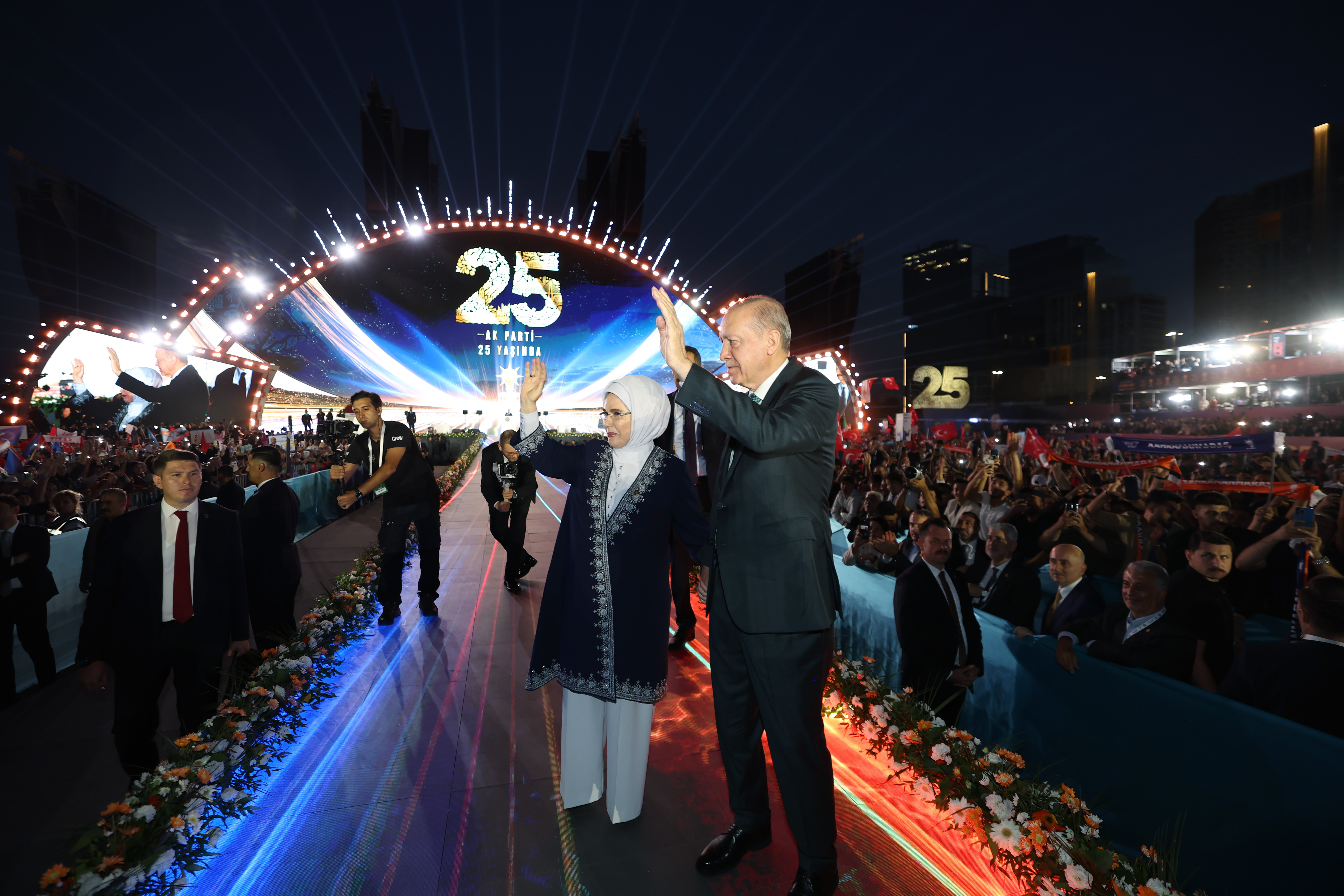 Emine Erdoğan'dan AK Parti'nin 25. Kuruluş Yıl Dönümü Mesajı