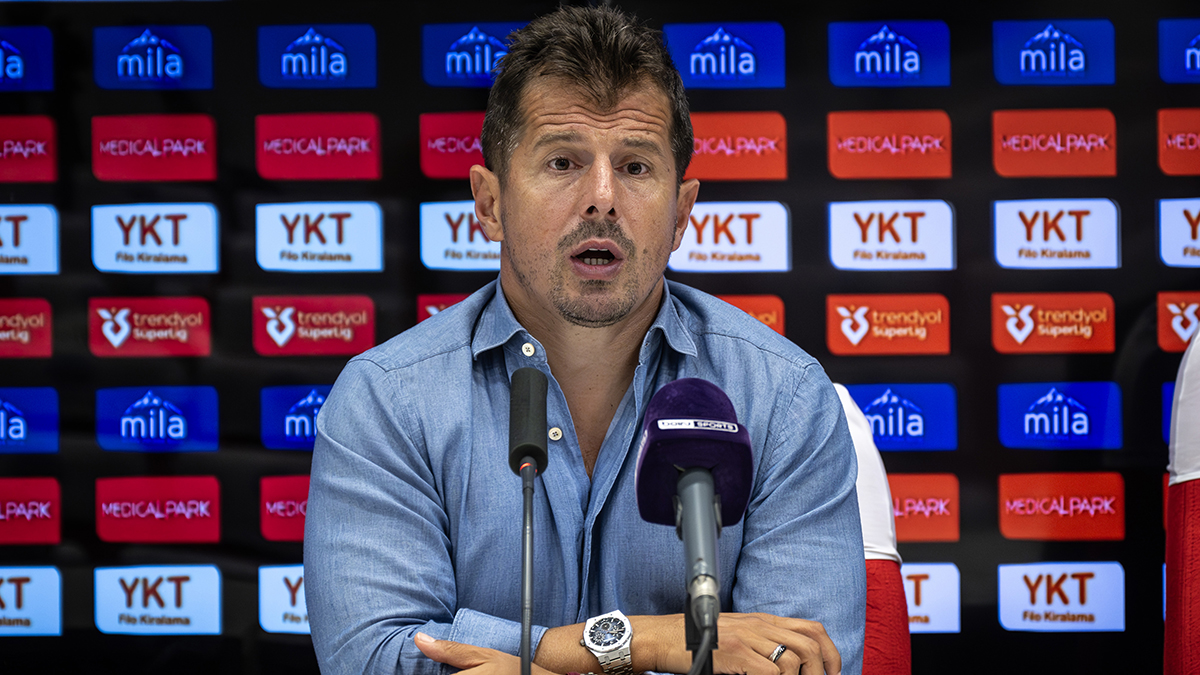 Emre Belözoğlu'ndan Trabzonspor Maçı Sonrası Genç Oyunculara Destek