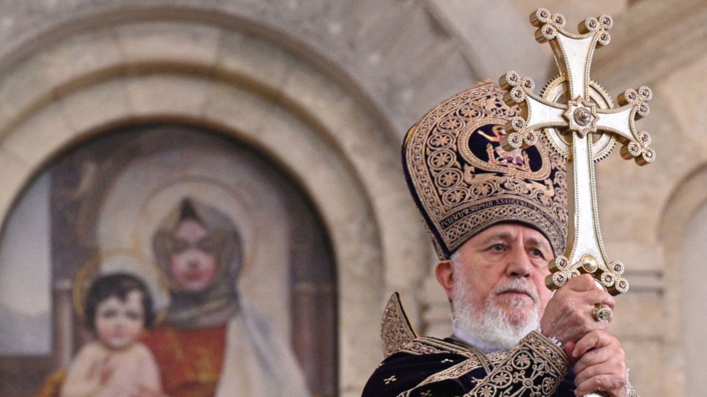 Ermenistan'da Kilise ve Hükümet Krizi Mahkemeye Taşındı