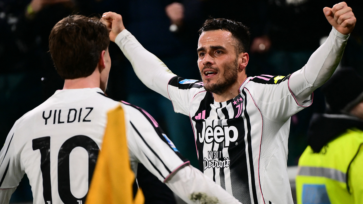 Filip Kostic'ten 2 yıllık imza: 12 yıl sonra döndü
