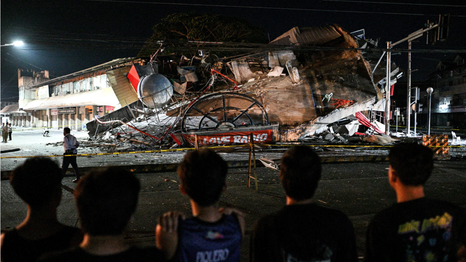 Filipinler'de 7,8 Büyüklüğündeki Deprem: Can Kaybı 41'e Yükseldi