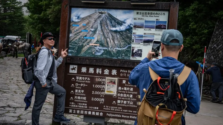 Fuji Dağı'nda Korku ve Mucize: 58 Yaşındaki Turist Hayatını Kaybetti, 99 Yaşındaki Kadın Kurtarıldı