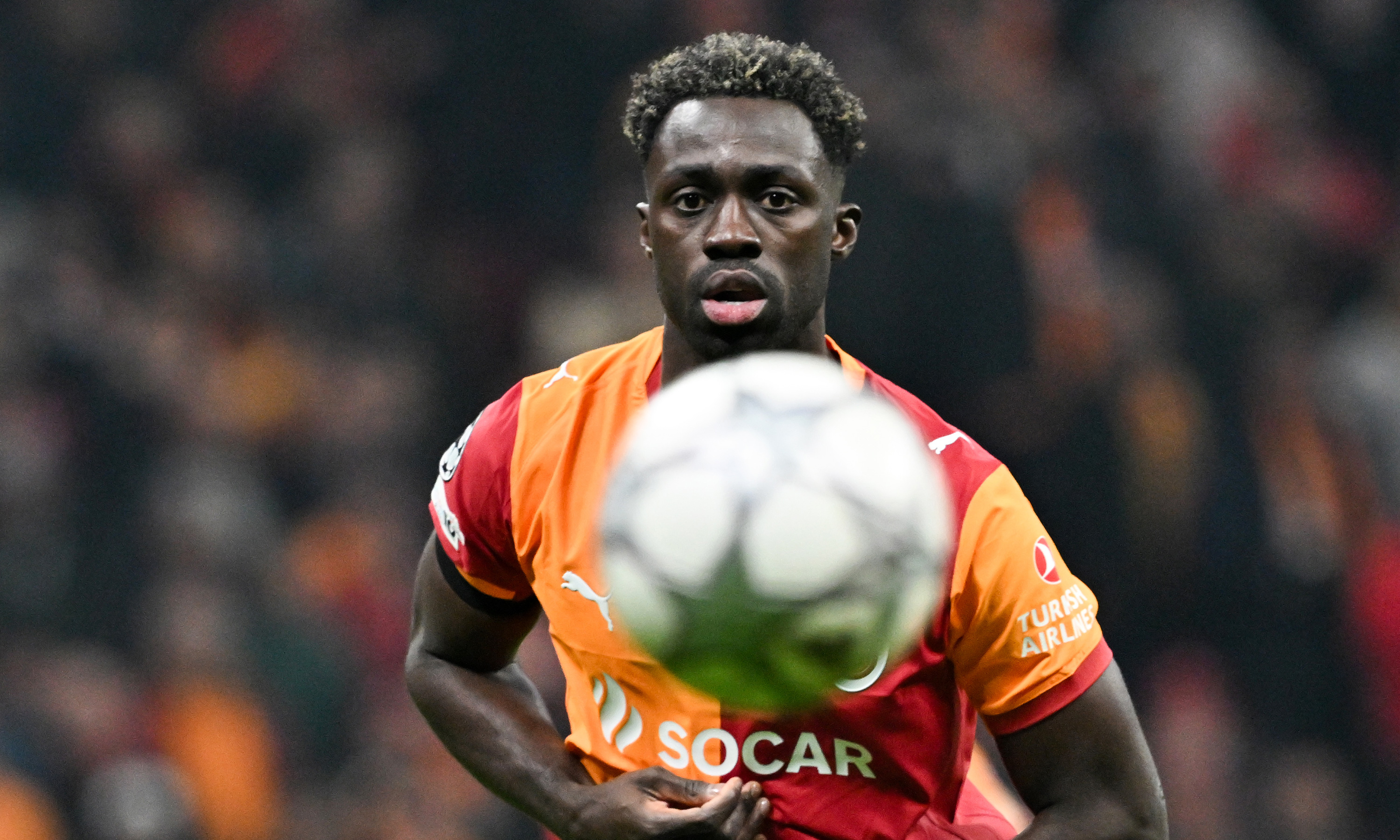 Galatasaray'da Okan Buruk'tan Davinson Sanchez Kararı: İlk Maçta Yedek Kulübesinde