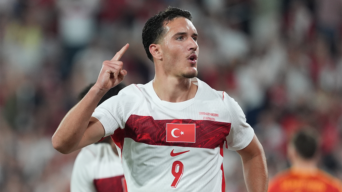 Galatasaray'dan Porto'ya Deniz Gül Çıkarması: Milli Golcü Kararını Verdi