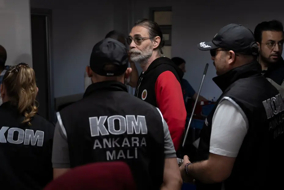 Görevden Uzaklaştırılan Erdal Beşikçioğlu'nun Esrar Testi Pozitif Çıktı