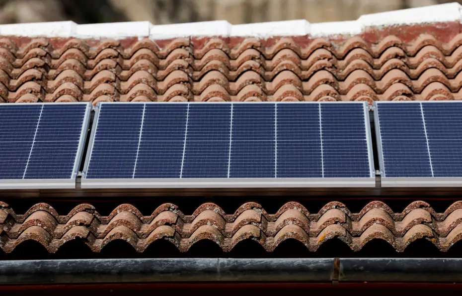 İran Savaşı Avrupa'da Güneş Enerjisi Devrimini Tetikledi